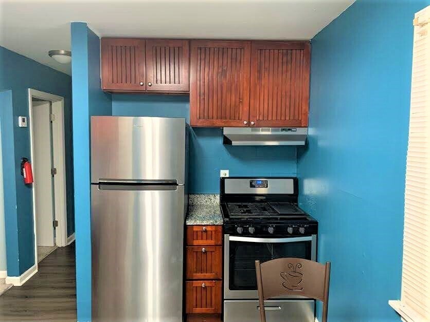 Full Kitchen - 1027 Curran St NW