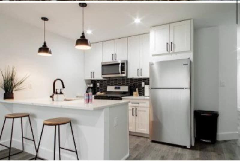 Building Photo - 1530 Neal St NE