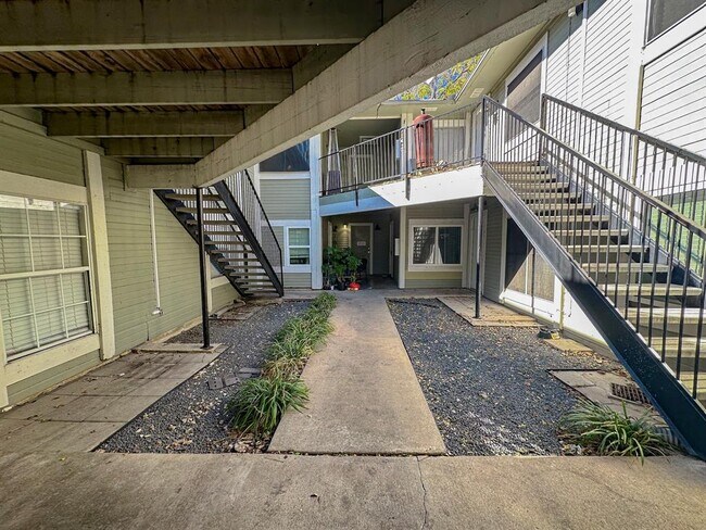 Building Photo - 4501 Witham Ln