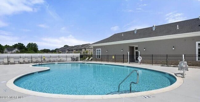 Building Photo - 2206 Pilot St