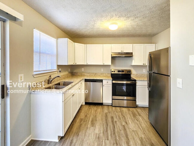 Building Photo - 13 Oak Grove Ct