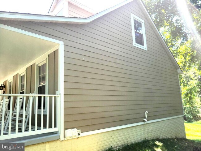 Building Photo - 1108 Swan Creek Rd