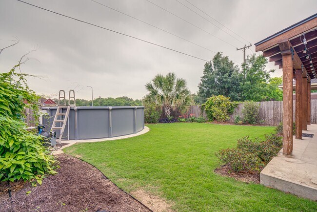 Building Photo - 6308 Parsley Hill
