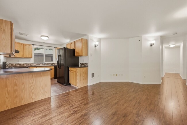 Building Photo - Beautifully Updated 3-Bedroom Rambler with Open Floor Plan & Private Fenced Yard