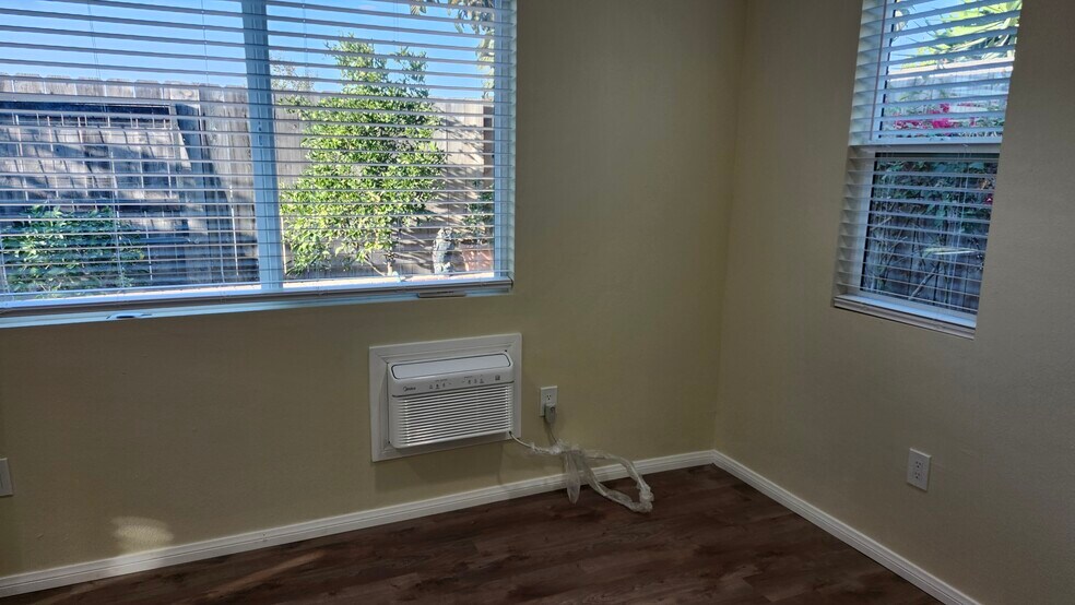 Primary Photo - 7774 Jade Coast Rd