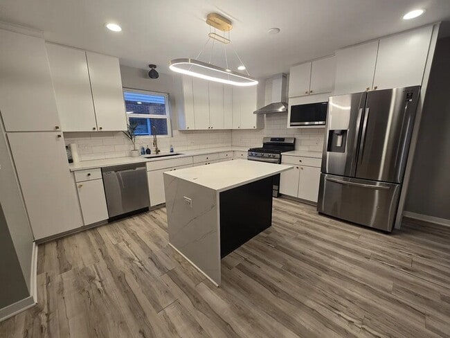 Building Photo - 1277 E Lincoln St