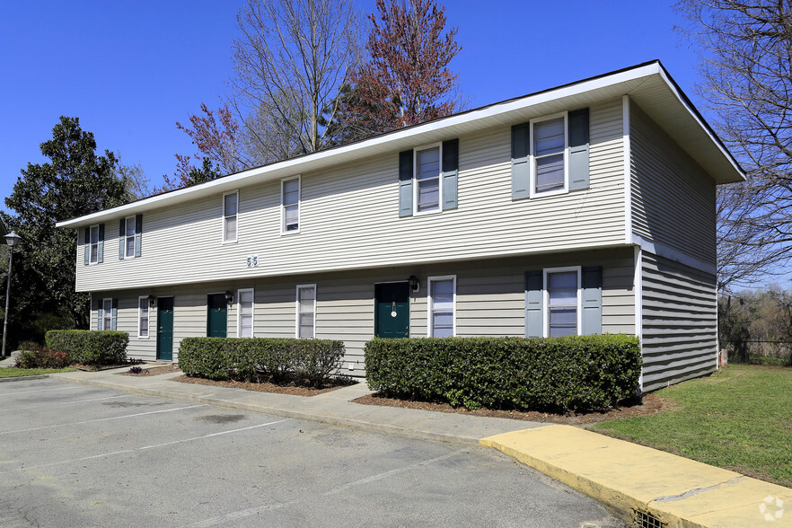 Lakewood Lodge Apartment Homes - 6000 Mabeline Rd Hanahan SC 29410 ...