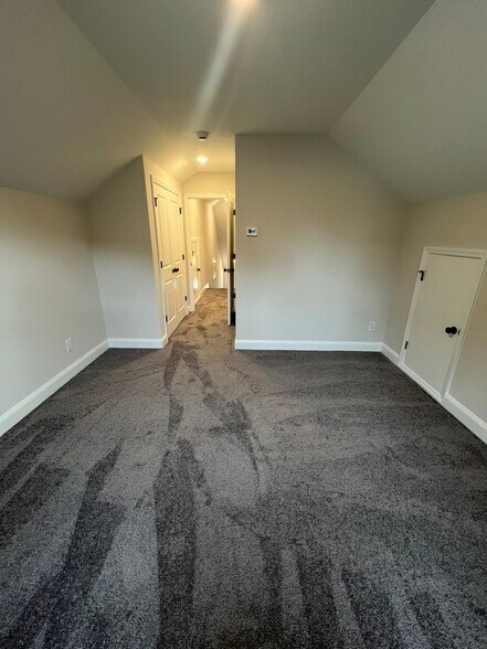 Building Photo - 102 Bennett St