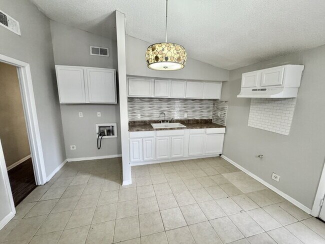 Building Photo - 3141 Arrendale St