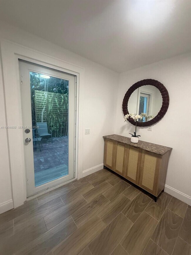 Building Photo - 1235 Coral Wy