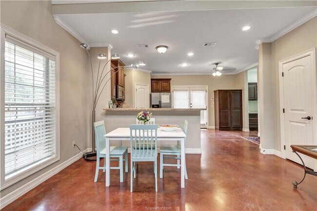 Building Photo - 1001 Welsh Ave