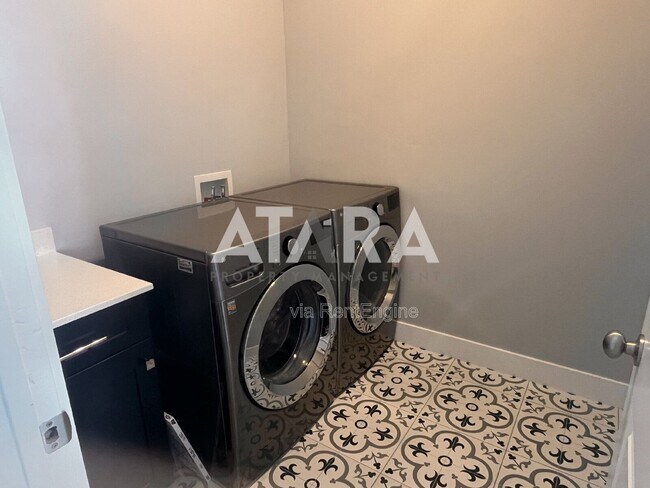 Building Photo - 9167 S Galette Ln