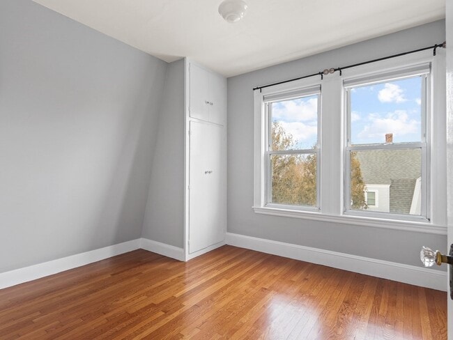 Building Photo - 169 George St