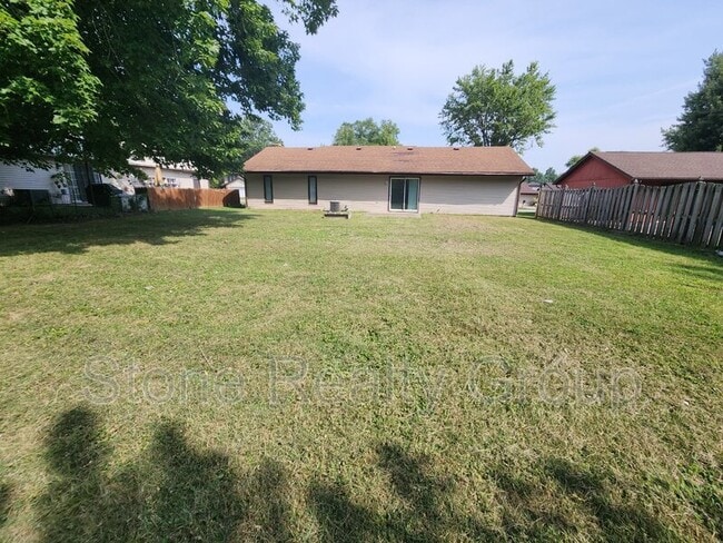 Building Photo - 2329 E Glenview Dr