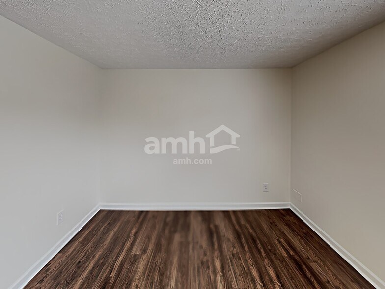 Building Photo - 640 Granwood Blvd