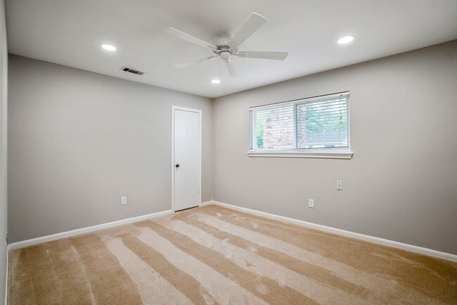 Building Photo - 7607 Wycomb Ln