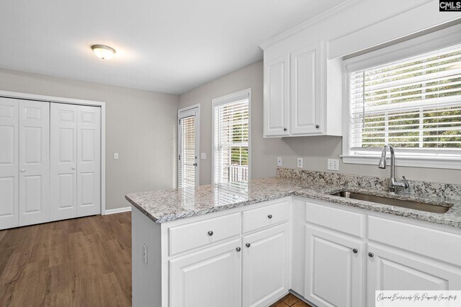 Building Photo - 4005 Hickory St