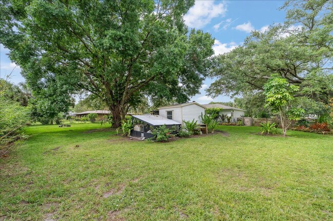 Building Photo - 171 Salmon Dr NE