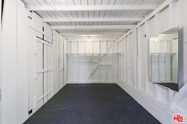 Building Photo - 7261 Waring Ave