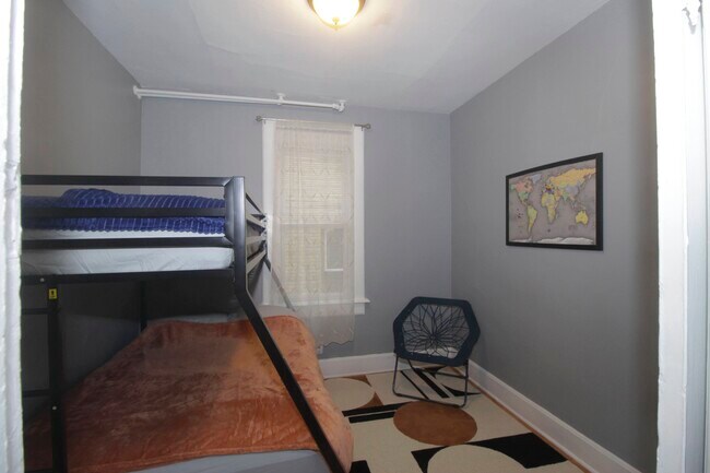 Bedroom 3 - 1684 N Franklin Pl