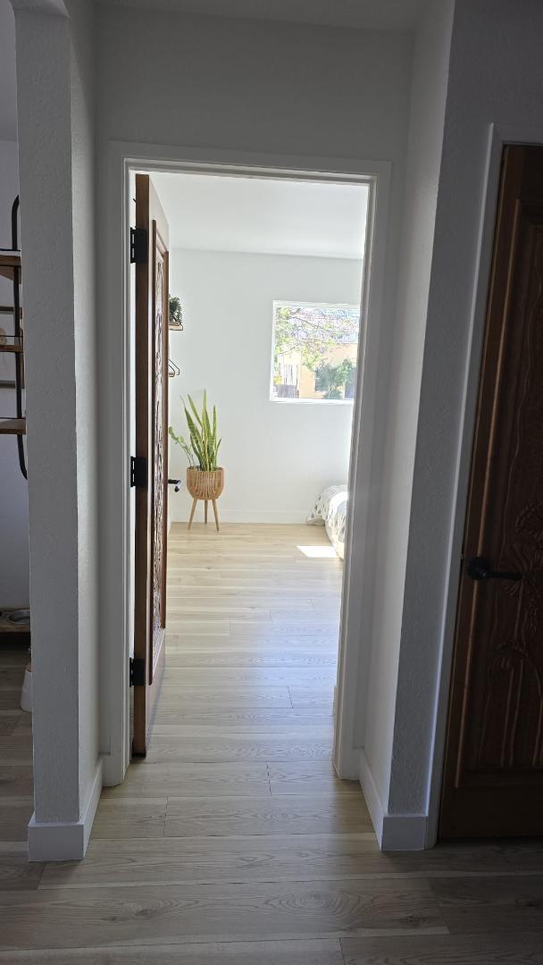 Building Photo - 785 W 19th St