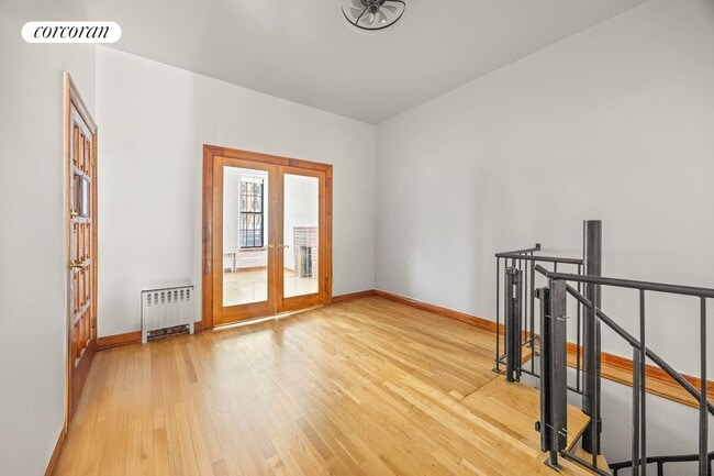 Primary Photo - 332 6th Ave