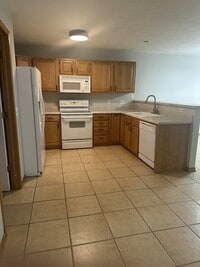 Building Photo - 2021 Sawyer Pl