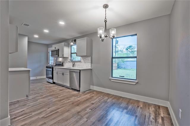 Building Photo - 2423 Fenwick Dr