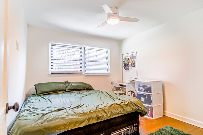 Rear Middle Bedroom - 5321 Providence Rd