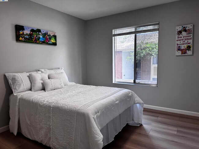 Building Photo - 2755 Country Dr