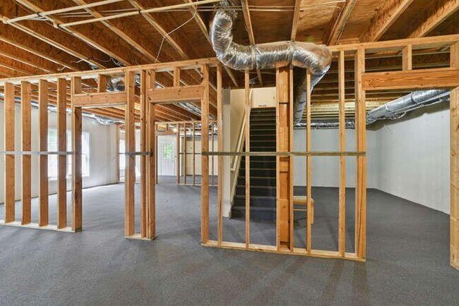 Building Photo - 330 Winherst Ln