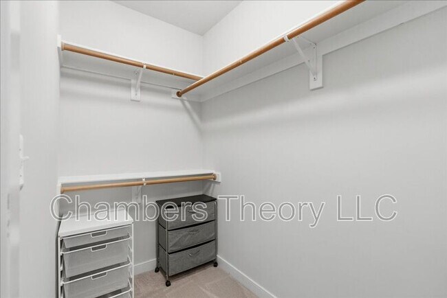 Building Photo - 2735 Linden Ln