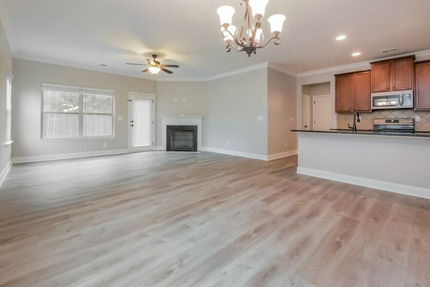 Building Photo - 1210 Pebble Rock Rd