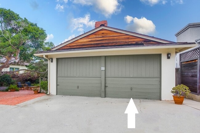 Building Photo - 350 Gravilla St