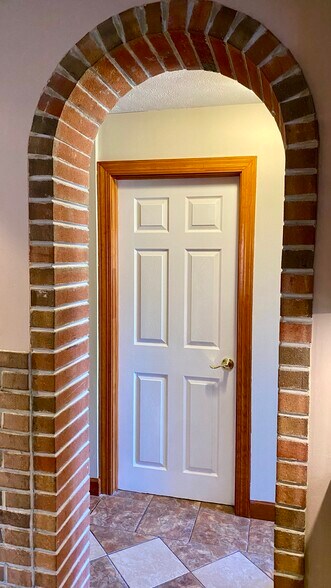 Building Photo - 2223 Noble St