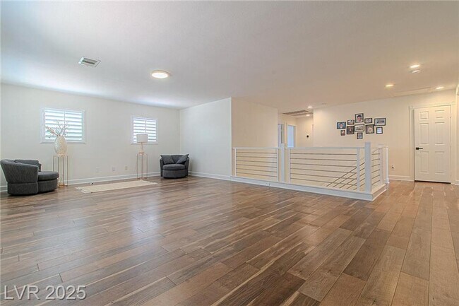 Building Photo - BEAUTIFUL 2 STORY 5 BEDROOM 4 FULL BATHROO...