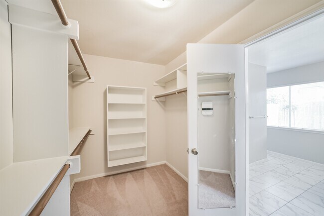 Building Photo - 11826 Cedar Pass Dr