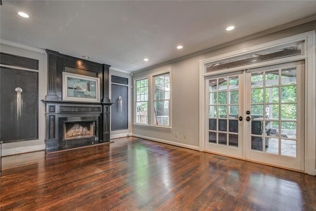 Building Photo - 2555 Ridgewood Rd NW