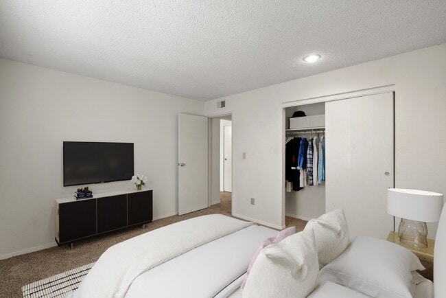 Floorplan - Bristol Pointe Apartment Homes