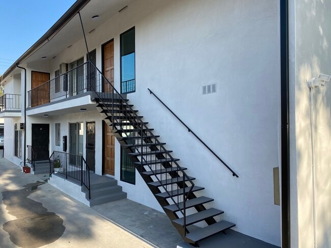 Building Photo - 3465 Perlita Ave