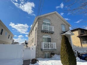 Building Photo - 248 Kingsland Ave