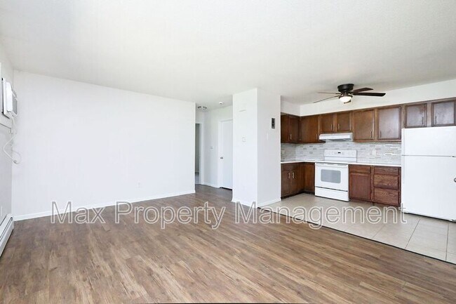 Building Photo - 530 Laurel St