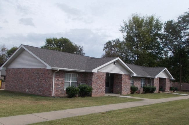 Primary Photo - Azalea Ridge Apartments
