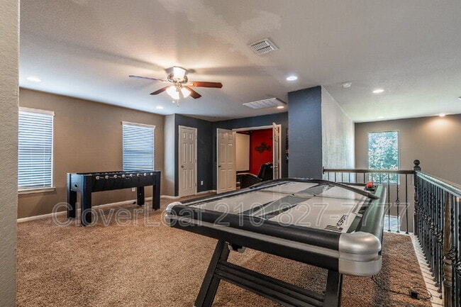 Building Photo - 213 Tumbleweed Run