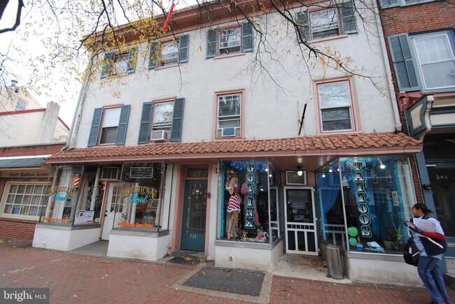 Primary Photo - 241 High St