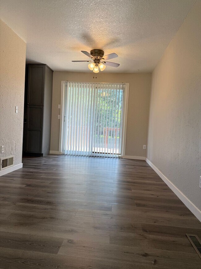 Building Photo - Duplex 82xx Zane Court