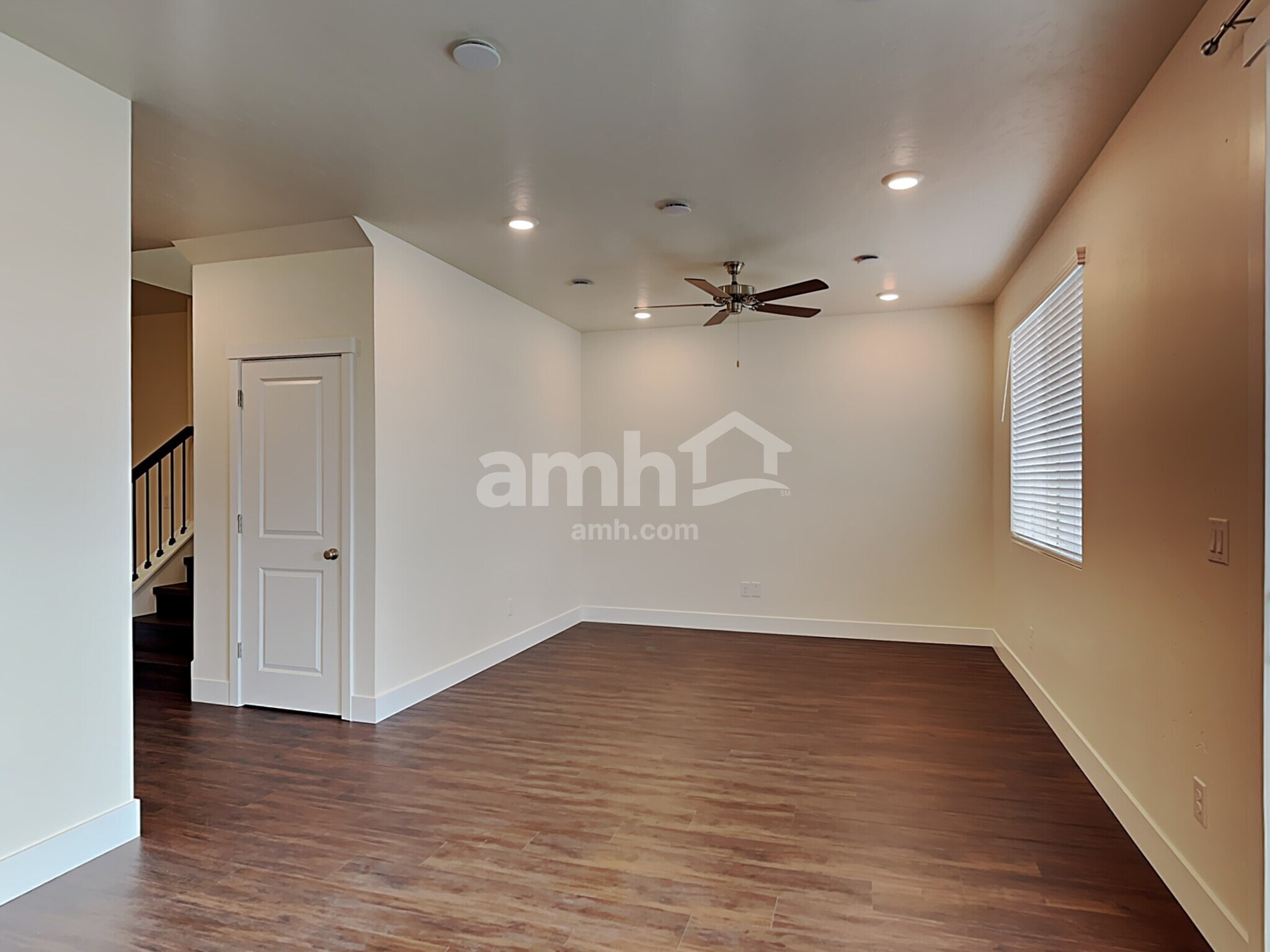 Building Photo - 937 Moorside Ave