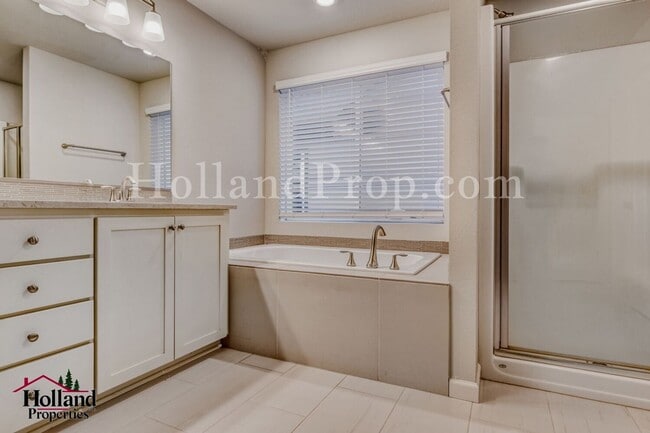 Building Photo - Beautiful Corner-Lot Home in South Hillsboro