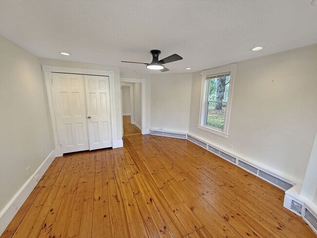 Building Photo - 52 Littleton Rd