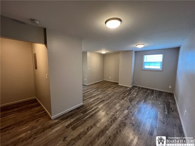 Building Photo - 106 Chautauqua Ave